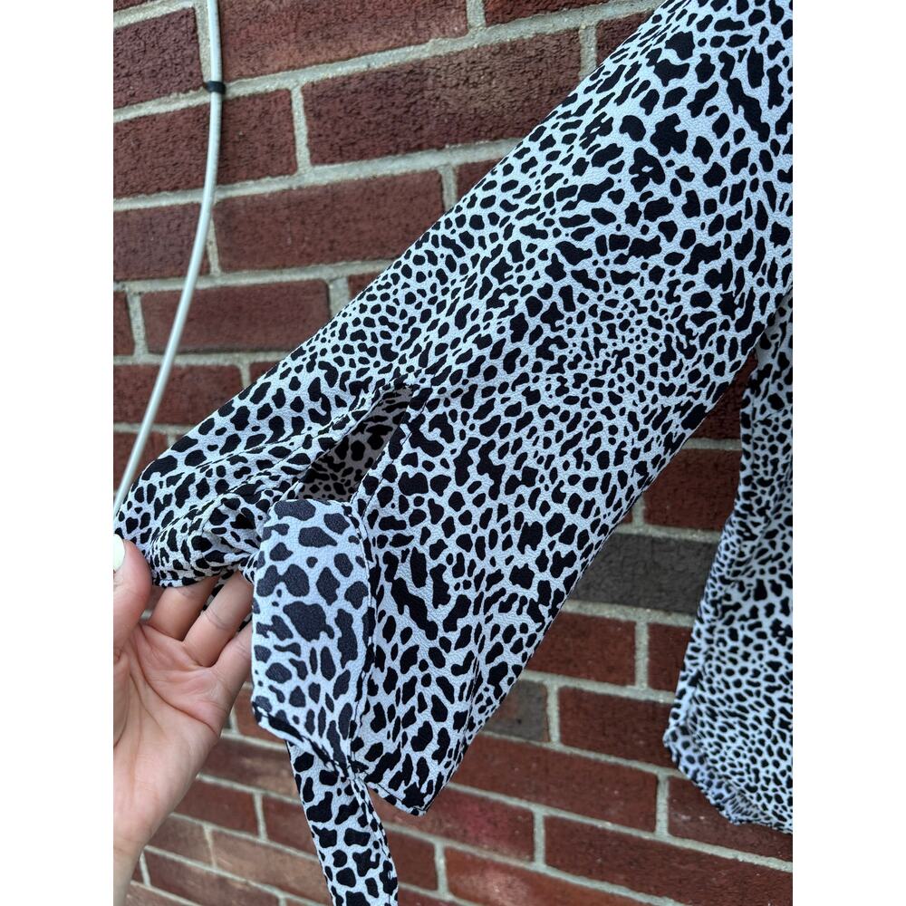 Michael Kors 1X Animal Print Blouse Plus Size Black White Tie Sleeve Top - Picture 4 of 9